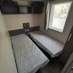 Mobil-home Bord De Camping *