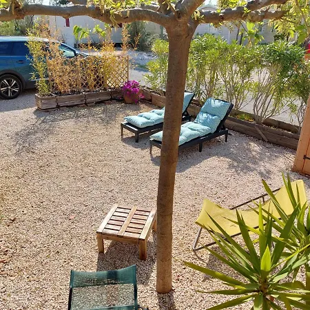 Mobil-home Bord De Camping *